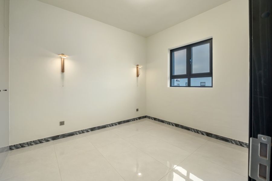 6 Bedroom Property for Sale in Sandown Western Cape